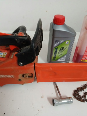Echo Gasoline Chainsaw 3kg with 25cm Bar and Easy Start used