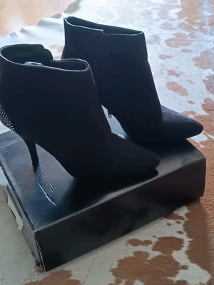 Black women's ankle boots new with silver decoration size 41