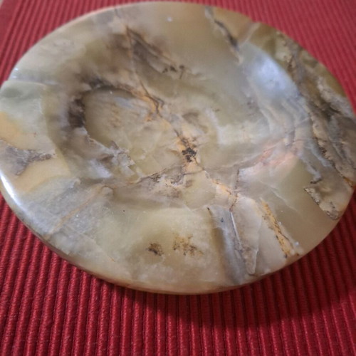 Marble ashtrays like new, set of 2, yellow tone