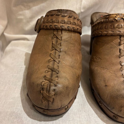 Women's beige clogs size 39 high heels like new