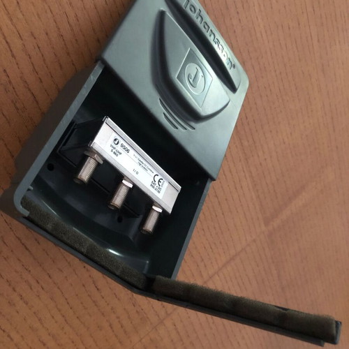 Johansson 9506 VHF+UHF/SAT DC Combiner like new