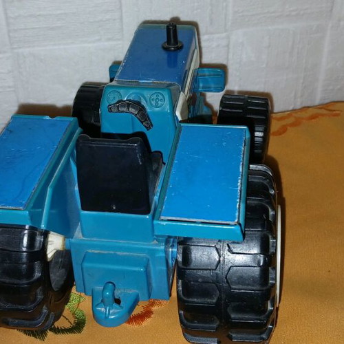 Joustra Goliath used metal tractor 20cm with plastic wheels