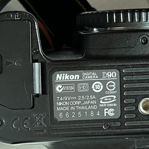 Nikon D90 DSLR camera body