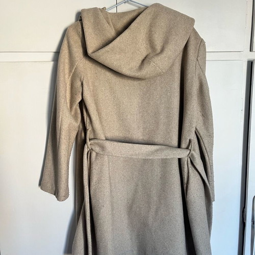 Μπεζ παλτό Zara σε small σαν καινούργιο με ζωνάκι