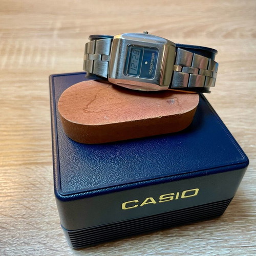 Casio Casiotron Vintage women's used blue watch with Fishbone bracelet
