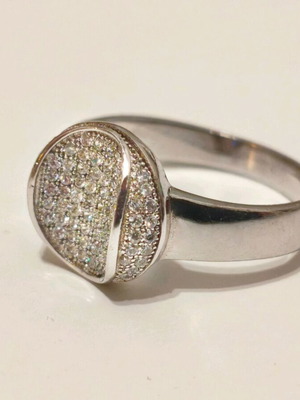 Silver 925 Rhodium Plated Ring like new with zirconia