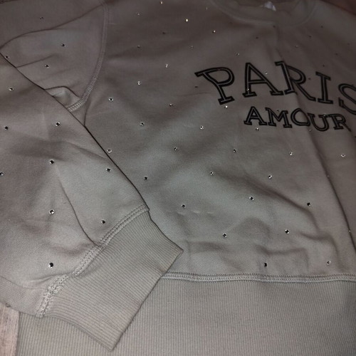 Paris Armour H&M sweatshirt like new, light pistachio color
