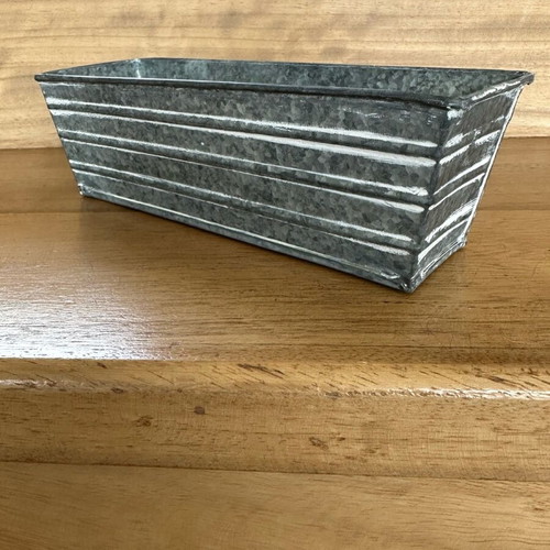 Galvanized metal kaspo with aged effect and stripes, new