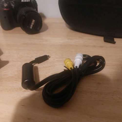 Nikon D3300 camera like new with 18-55mm lens and accessories
