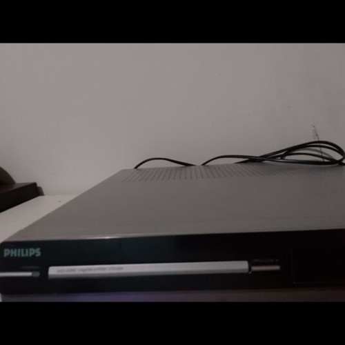 Philips DVD player with 3 speakers