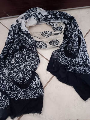 Φουλάρι μεταχειρισμένο, μαύρο και άσπρο