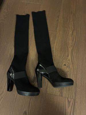 Hogan boots new with elastic and patent details size 39 black