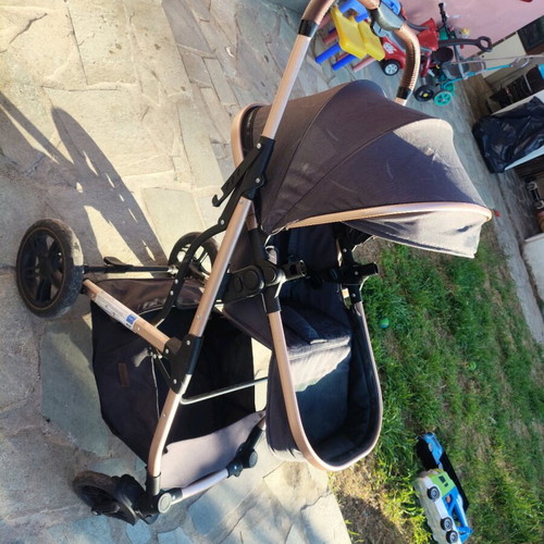 Chipolino 3-in-1 stroller like new with port bebe and car seat