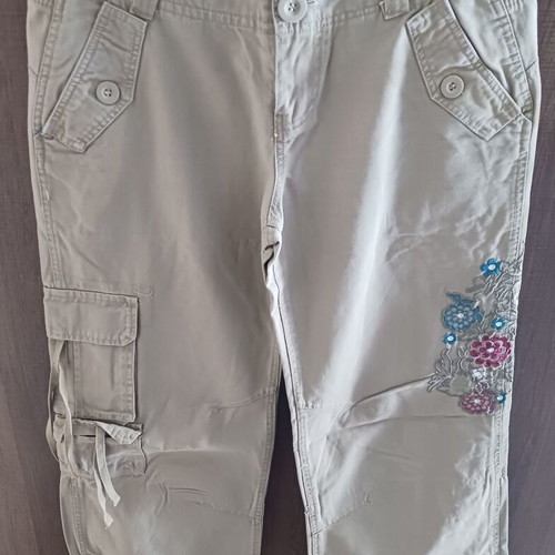 Stradivarius beige pants like new with embroidery, size S