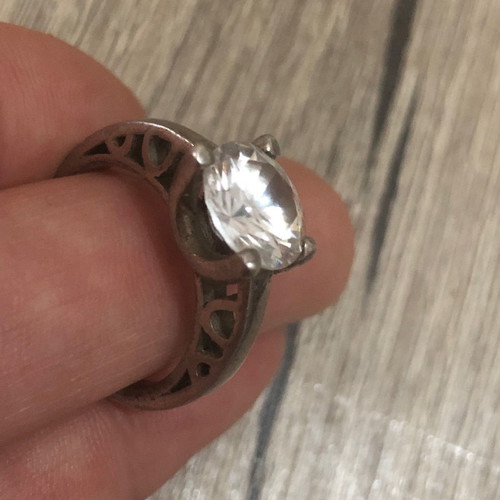 Silver 925 solitaire ring in excellent condition