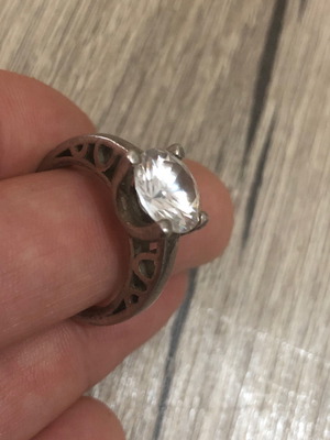 Silver 925 solitaire ring in excellent condition