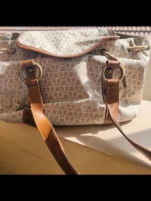 Tommy Hilfiger handbag like new, beige and brown