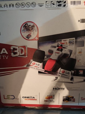 Lg Smart 3D LED Plus 47 ιντσών άσπρη σαν καινούργιο με γυαλιά και αρχική συσκευασία