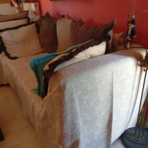 Corner sofa in excellent condition, 2 years old, greige color