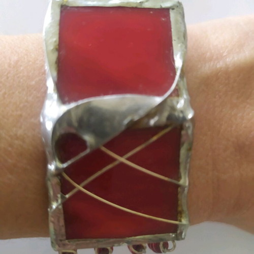 Handmade bracelet like new with red glass and vintage clasp
