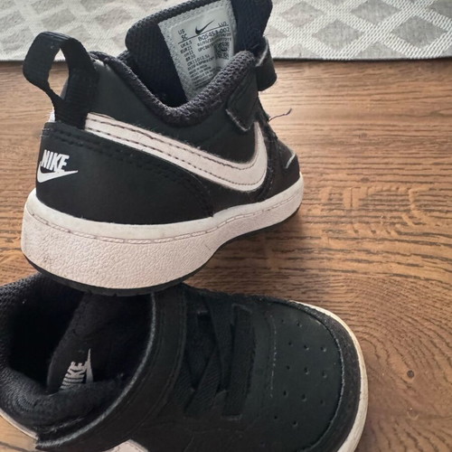 Nike baby and toddler sports shoes size 21 like new