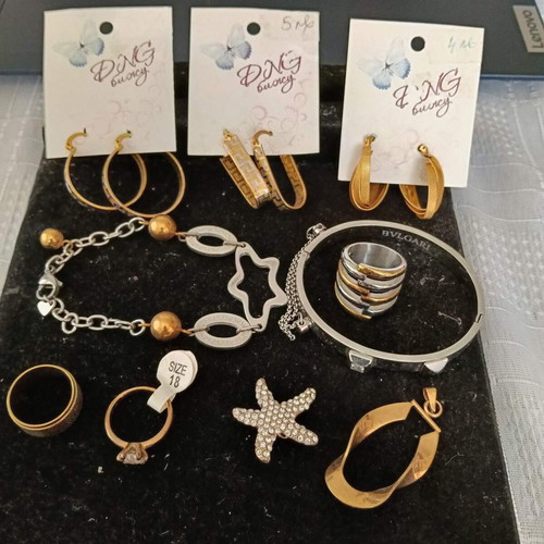 Set of 10 gold and silver jewelry pieces