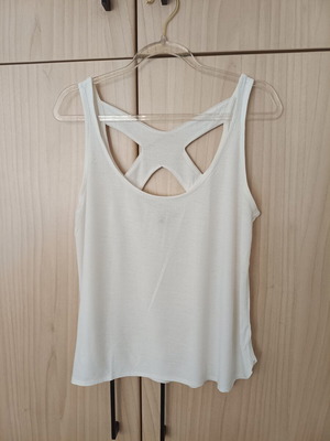 Zara white cream top with back design, like new, medium size