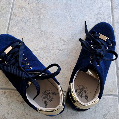 Sneakers used, size 37, blue with velvet texture and gold details