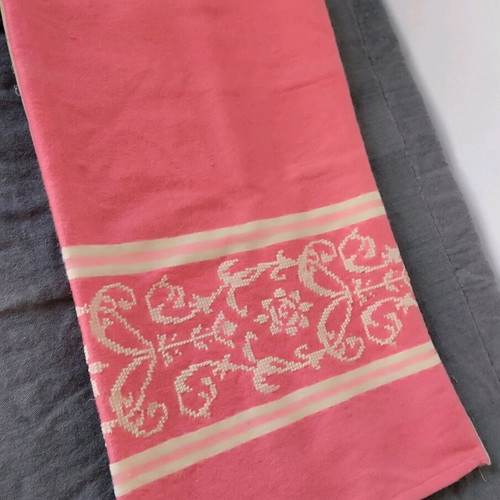 Large woven pillowcase like new with handmade embroidery 80x50 cm