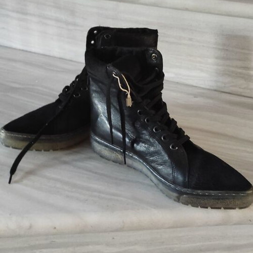 Leather ankle boots new, black without heels