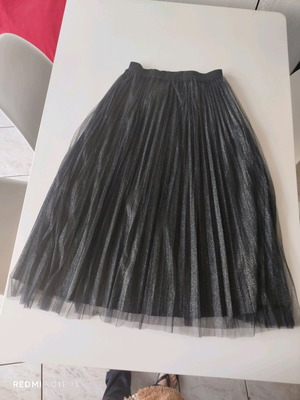 Sinsay skirt new black shiny fabric, size S