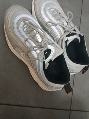 Παπούτσια Airmax καινούργια, μέγεθος 40, γκρι και ασημί αθλητικά