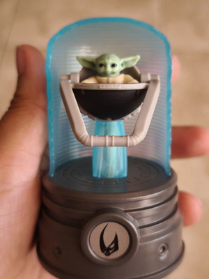 Star Wars The Mandalorian and Grogu figure like new, 9cm tall