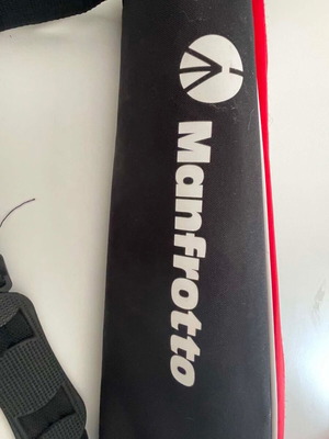 Manfrotto Befree MKBFRA4-BH tripod like new with ball head
