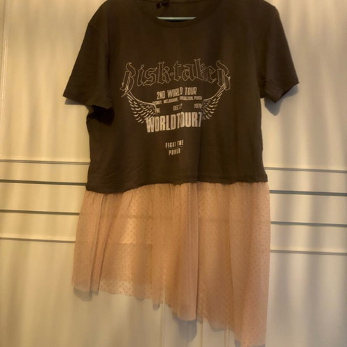 Bershka T-shirt with print and transparency like new, gray and pink, size L