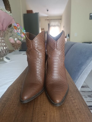 Sante leather ankle boots with snake/croc effect, size 38, brown