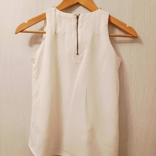 White sleeveless blouse with beads like new, size 152 cm