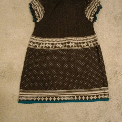 Attrattivo knitted dress like new, vintage print with pompon, size M