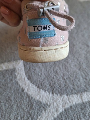 Εσπαντριγιες TOMS
