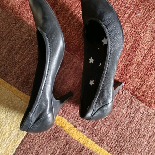 Rollini black leather pumps like new, size 40
