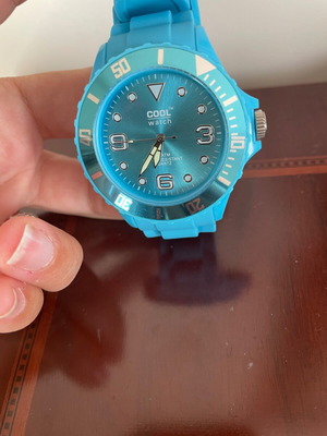 Cool watch new with blue silicone strap, large
