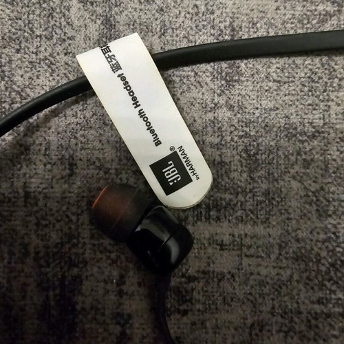 JBL Bluetooth Earbuds like new