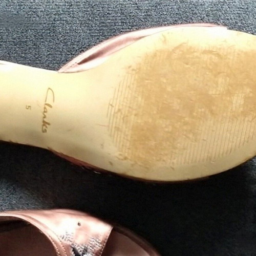 Clarks παντόφλες με χειροποίητη διακόσμηση από μεταξωτό σατέν μεταχειρισμένες, μέγεθος 38, ροζ