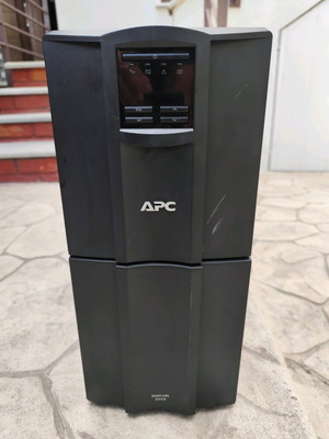 UPS APC Smart UPS SMT3000 3000VA used for repair