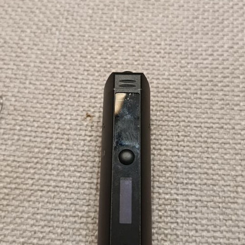 XMax Starry 3.0 vaporizer used with charging cable