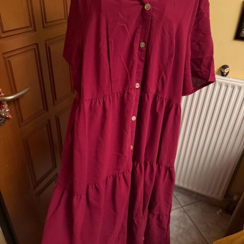 Midi dress with buttons very good condition, red