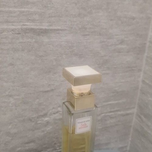 Elizabeth Arden 5th Avenue Eau de Parfum 30 ml used women's fragrance