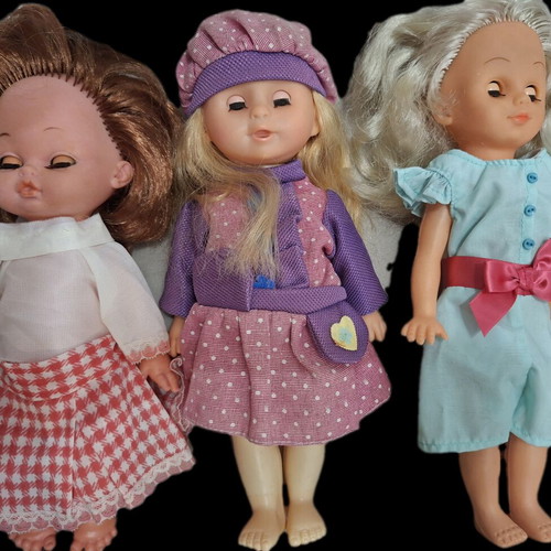 Lot of three dolls like new