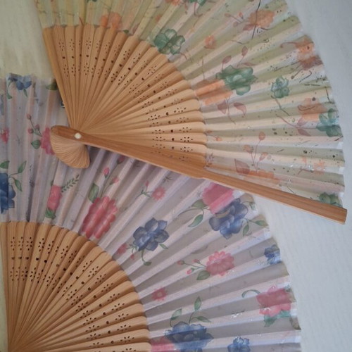 Hand fans like new, pack of 2, fabric and wood