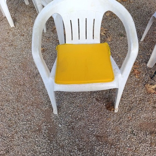 Τραπεζοκαθίσματα μεταχειρισμένα, σετ από πολυθρόνες μπαμπού, αλουμινίου, πλαστικές καρέκλες και τραπέζια